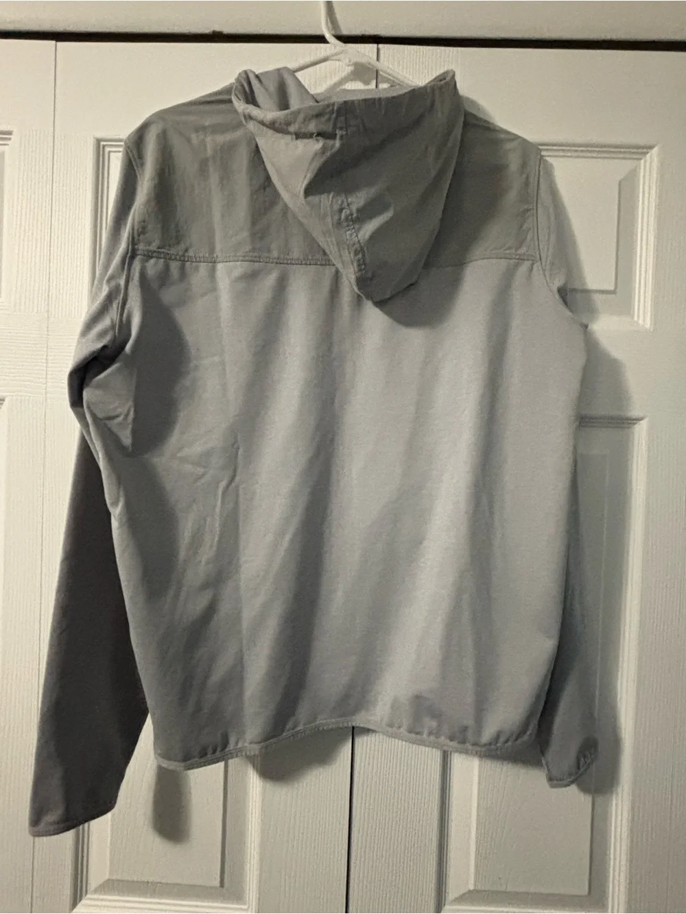 Men's Vuori Lightweight Light Gray Full-Zip Hoodie Jacket. Size M